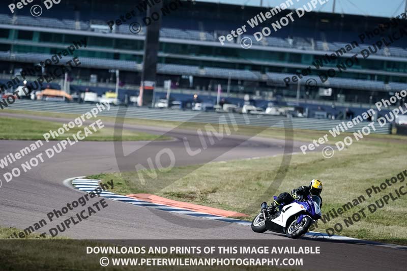 Rockingham no limits trackday;enduro digital images;event digital images;eventdigitalimages;no limits trackdays;peter wileman photography;racing digital images;rockingham raceway northamptonshire;rockingham trackday photographs;trackday digital images;trackday photos